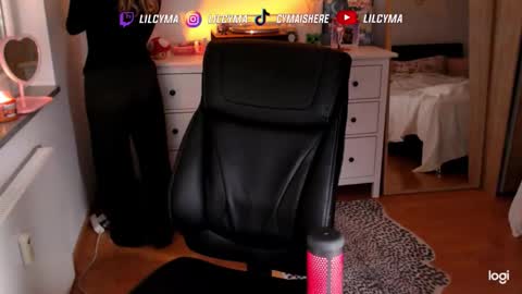 Snapshot of cymaishere chatting on 10-28-25, 08:55 cymaishere online show from 10-28-25, 08:55