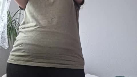 Snapshot of cyndee_winter chatting on 02-12-26, 09:26 Cyndee Winter online show from 02-12-26, 09:26