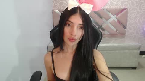 Snapshot of cynthia_ch chatting on 10-19-25, 03:18 CINTIA ARAUJO online show from 10-19-25, 03:18