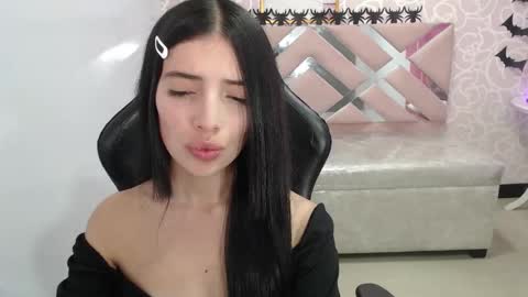 Snapshot of cynthia_ch chatting on 10-28-25, 03:43 CINTIA ARAUJO online show from 10-28-25, 03:43