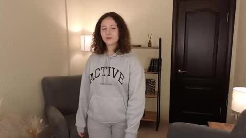 Lola online show from 10-12-25, 08:57