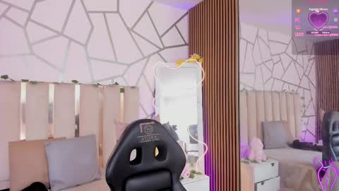 cyrus_tay online show from 05-09-26, 12:21