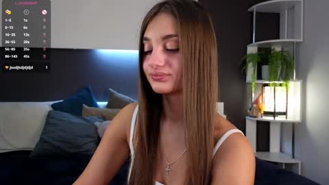 Snapshot of czamabech chatting on 12-21-24, 01:15 Isabella online show from 12-21-24, 01:15