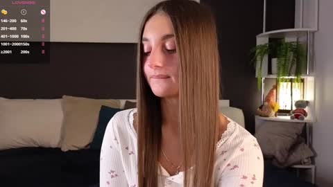 Snapshot of czamabech chatting on 01-18-25, 01:08 Isabella online show from 01-18-25, 01:08