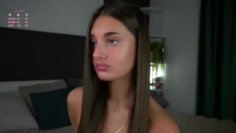 Snapshot of czamabech chatting on 03-07-25, 01:09 Isabella online show from 03-07-25, 01:09