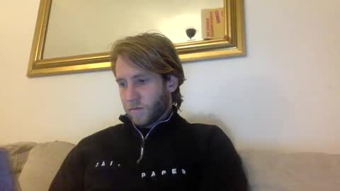 d3nnis_123 online show from 02-12-25, 07:24