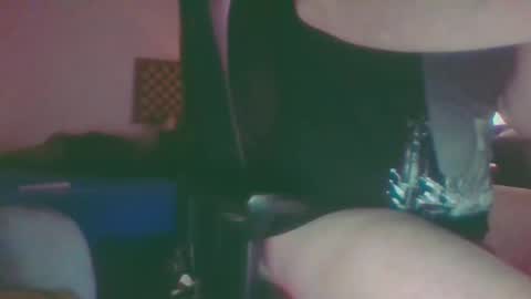 d7xxt1r7 online show from 12-31-24, 06:05