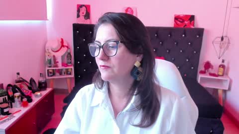 Mia  online show from 01-21-25, 05:30