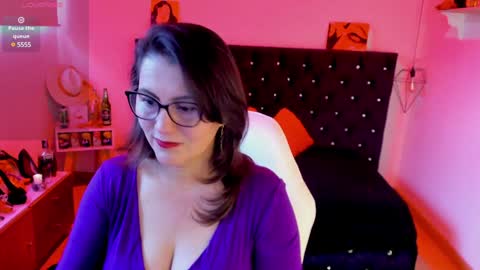 Mia  online show from 01-26-25, 11:50