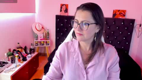 Mia  online show from 01-27-25, 05:48