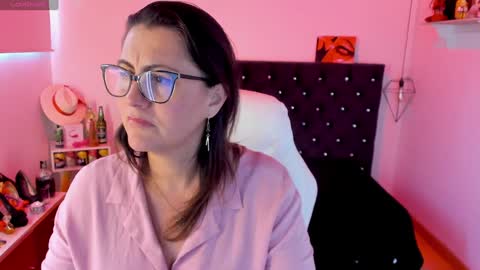 Mia  online show from 01-27-25, 08:49