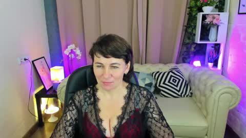 Snapshot of daaamnmature chatting on 10-22-25, 07:41 Demi online show from 10-22-25, 07:41