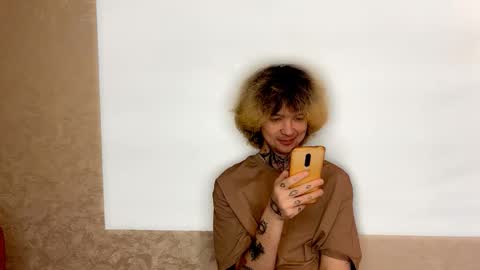 Snapshot of daaamnmeow chatting on 10-19-25, 01:50 daaamnmeow online show from 10-19-25, 01:50