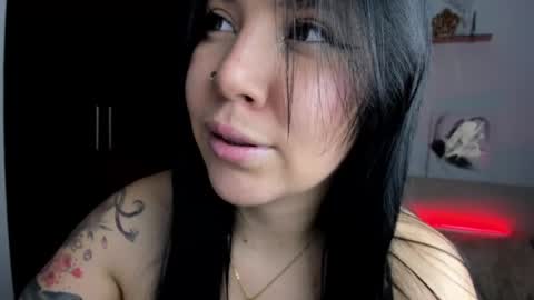 Ailyn  online show from 10-17-25, 04:48