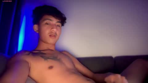 Snapshot of daario_nahariss chatting on 01-04-25, 07:55 online show from 01-04-25, 07:55