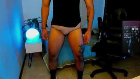 Snapshot of daarkomalfoy chatting on 10-20-25, 08:31 Mauricio online show from 10-20-25, 08:31