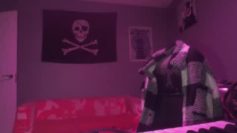 Snapshot of dabirdfree chatting on 10-16-25, 06:31 Destroyer online show from 10-16-25, 06:31