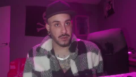 Snapshot of dabirdfree chatting on 11-18-25, 03:45 Destroyer online show from 11-18-25, 03:45