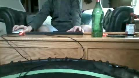 Snapshot of dadddyslilslxtxx chatting on 11-14-25, 06:01 cumslutangel online show from 11-14-25, 06:01