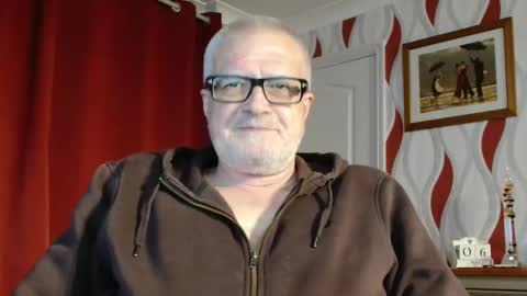 Snapshot of daddiescockforyou chatting on 05-06-26, 08:03 Brian ... online show from 05-06-26, 08:03