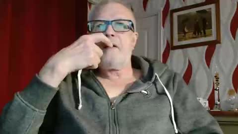 Snapshot of daddiescockforyou chatting on 05-07-26, 08:03 Brian ... online show from 05-07-26, 08:03