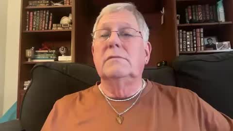 Snapshot of daddycok4 chatting on 10-19-25, 01:39 DaddyCok4 online show from 10-19-25, 01:39