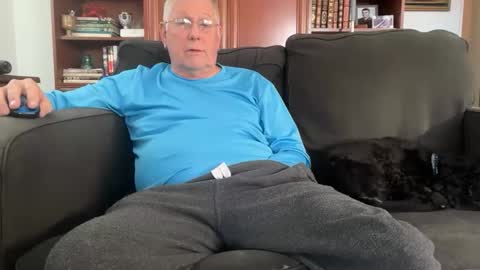 Snapshot of daddycok4 chatting on 11-12-25, 05:02 DaddyCok4 online show from 11-12-25, 05:02