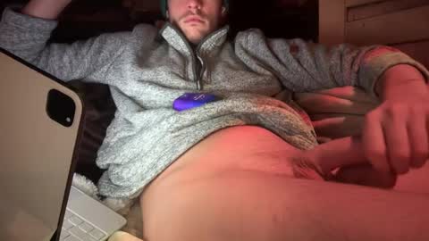 Snapshot of daddydoesit69 chatting on 12-16-24, 09:35 Leo online show from 12-16-24, 09:35