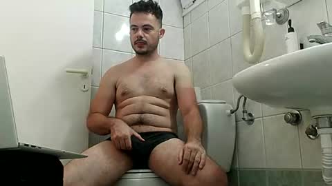 Snapshot of daddyfeet29 chatting on 08-09-26, 05:51 Greekboy28 online show from 08-09-26, 05:51