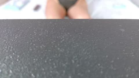 Snapshot of daddys_little_princesss chatting on 10-17-25, 02:48 Antonella online show from 10-17-25, 02:48