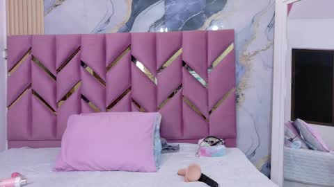 Snapshot of daddys_little_princesss chatting on 02-16-26, 07:21 Antonella online show from 02-16-26, 07:21