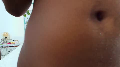 Snapshot of daddysneakinme chatting on 12-09-24, 10:52 Anny online show from 12-09-24, 10:52