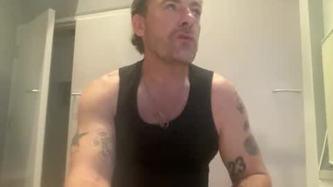 Snapshot of daddyswede23 chatting on 09-22-25, 05:09 daddyswede23 online show from 09-22-25, 05:09