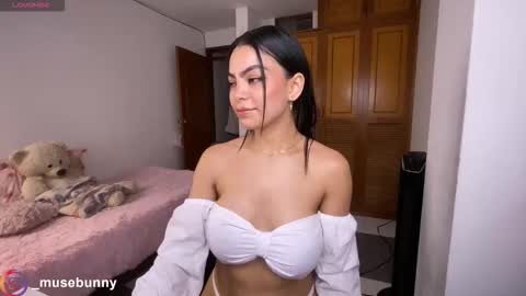Snapshot of daddysweeeetbody chatting on 09-11-25, 04:23 Sophie online show from 09-11-25, 04:23