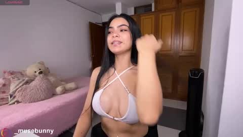 Snapshot of daddysweeeetbody chatting on 09-17-25, 02:02 Sophie online show from 09-17-25, 02:02