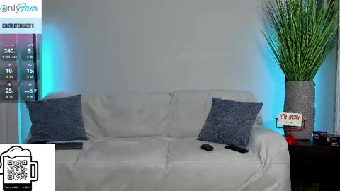 ConstructionDaddy and Lady Luna online show from 09-25-25, 02:59