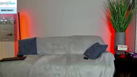 ConstructionDaddy and Lady Luna online show from 10-01-25, 01:44