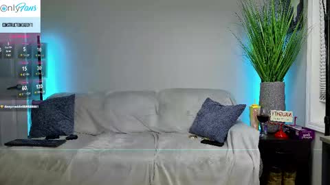 ConstructionDaddy and Lady Luna online show from 10-03-25, 02:19