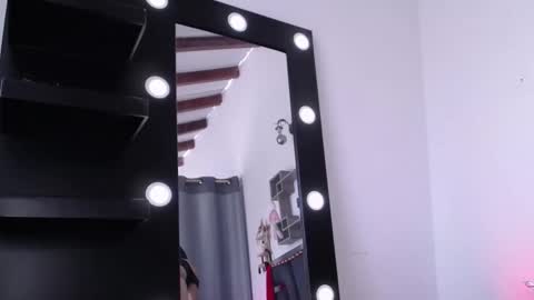 daenerys_cat online show from 12-18-24, 06:25