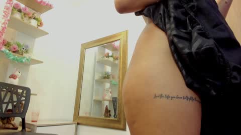 Snapshot of daenerys_targa chatting on 12-04-24, 07:17 Lesly online show from 12-04-24, 07:17