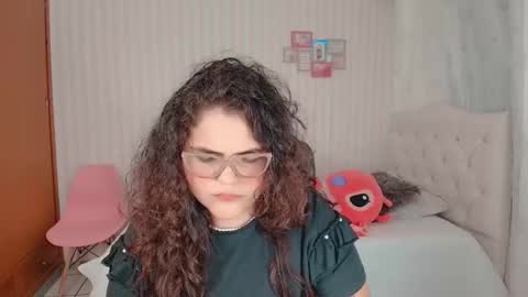 Snapshot of daeneryslove_doll chatting on 09-14-25, 11:59 daeneryslove_doll online show from 09-14-25, 11:59