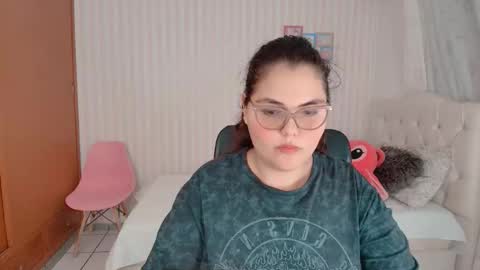 Snapshot of daeneryslove_doll chatting on 09-21-25, 04:03 daeneryslove_doll online show from 09-21-25, 04:03