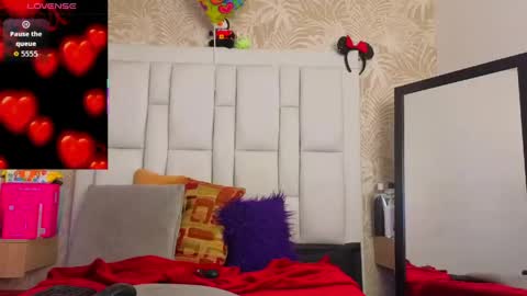 daffnelewis online show from 05-06-26, 11:04