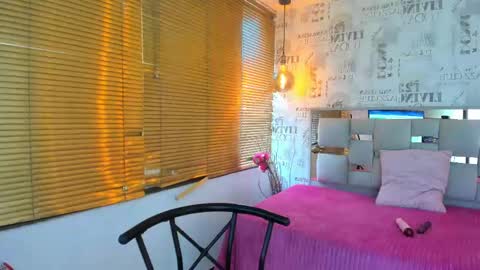 dafne_20 online show from 09-22-25, 08:00