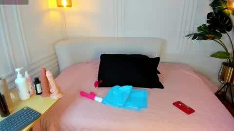 dafne_hillss online show from 05-05-26, 11:18