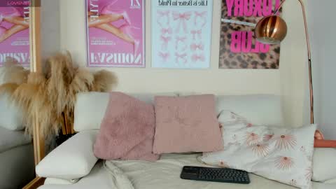 dafne_hillss online show from 05-08-26, 11:48