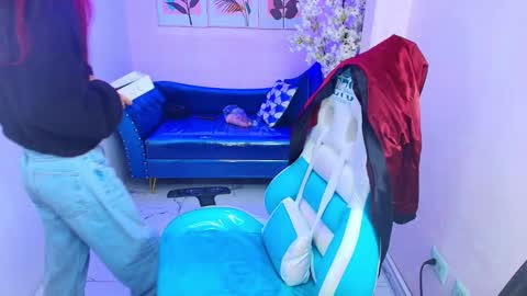 dafne huges online show from 09-16-25, 07:04