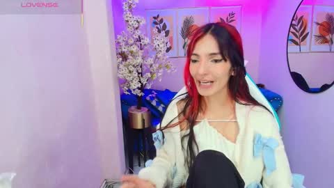 dafne huges online show from 10-20-25, 07:47