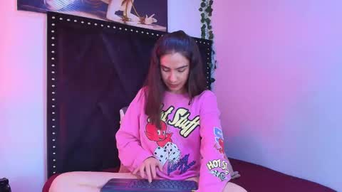 dafne_quenn online show from 11-15-25, 01:07