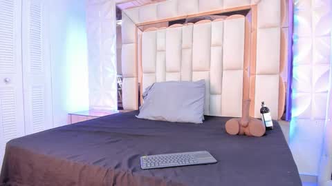 Dafnee online show from 11-24-25, 12:27